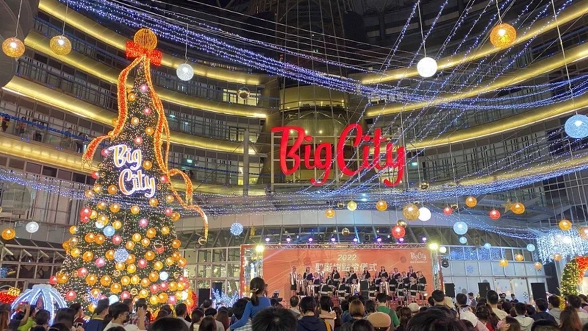 童聲合唱點亮最美聖誕樹 遠東巨城週年慶壓軸登場