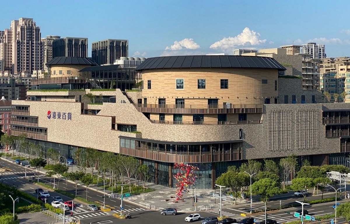 FEDS Chubei Store opened in January with total floor area of 26,000 square meters, making it the largest shopping center in Hsinchu County.