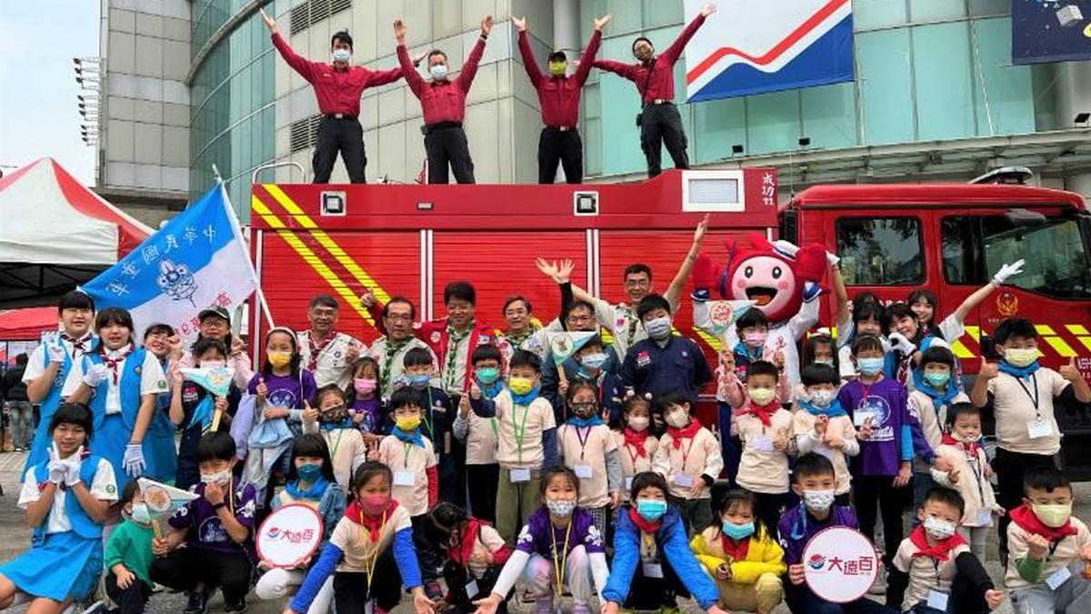 高雄大遠百攜手高市消防局、高市童軍會推小職人體驗