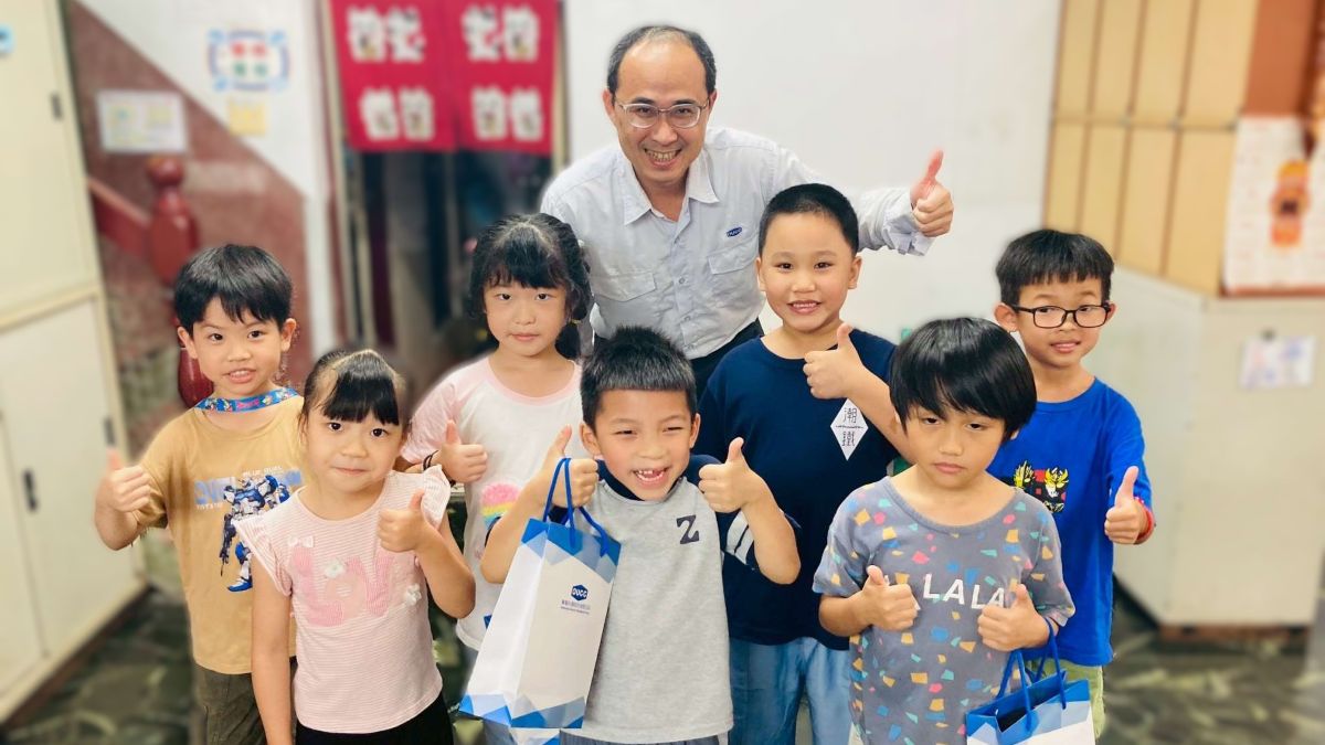 東聯化學用行動支持在地教育　畢業禮物傳遞祝福
