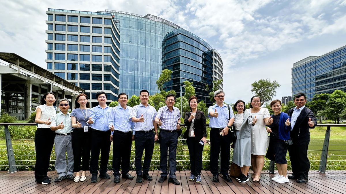 Vietnam Bình Dương Province Delegation Visited Tpark with Fruitful Exchanges of Views on the Issue of Building an Intelligent City