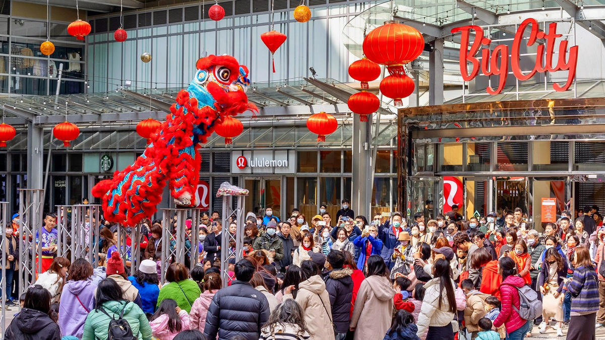 遠東巨城喜迎金馬  連假走春熱鬧非凡